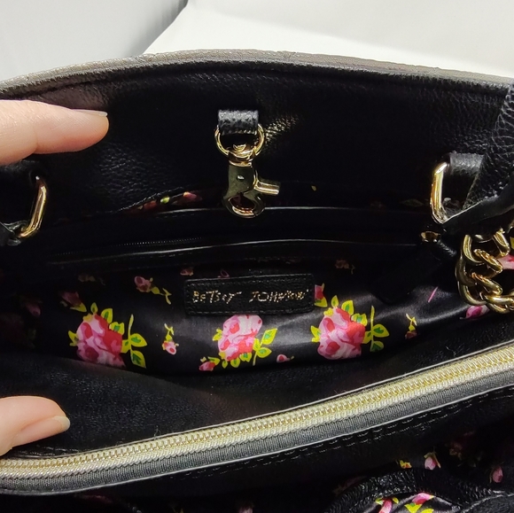 Betsey Johnson gray, black and white stripe quilted faux leather versatile purse - Picture 8 of 12